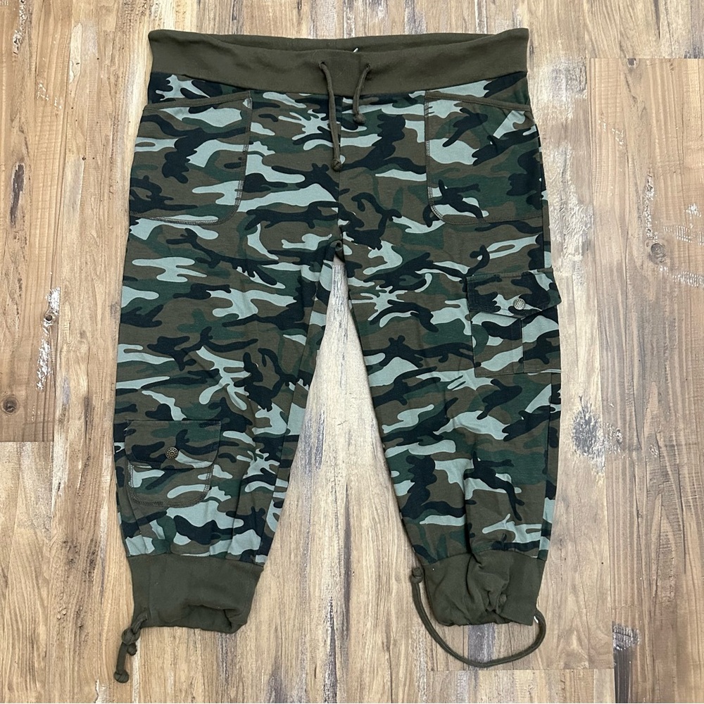 VTG Y2K 2000s Camo Cargo Drawstring Low Rise Capris